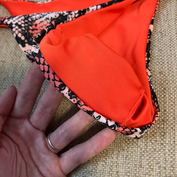 Orange snake skin bikini - Picture 5 of 5